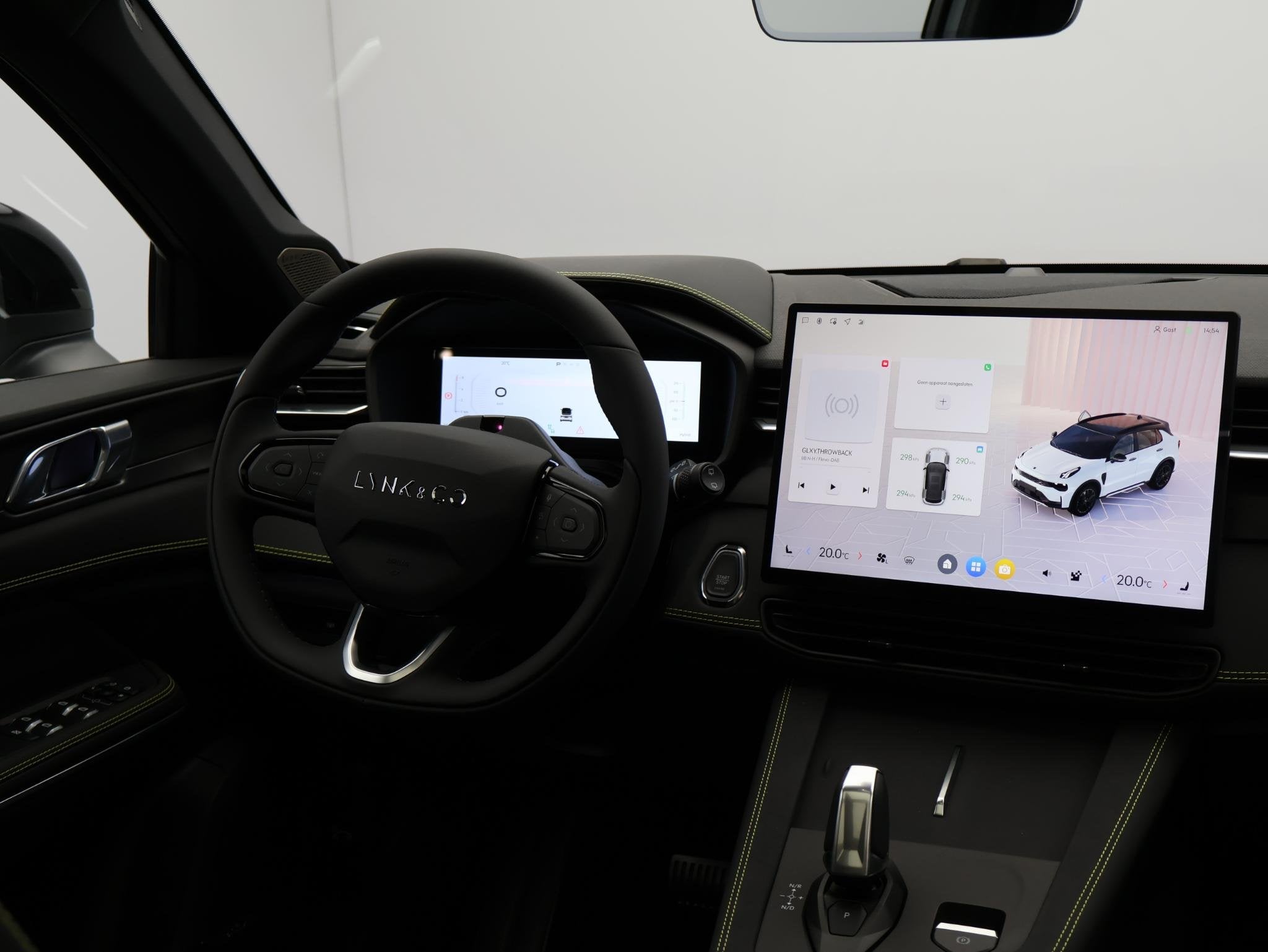 Lynk & Co 01 1.5 More VOORRAADACTIE! € 47145.- VOOR € 42, Auto's, Euro 6, 4 cilinders, 1898 kg, Plug-in hybride