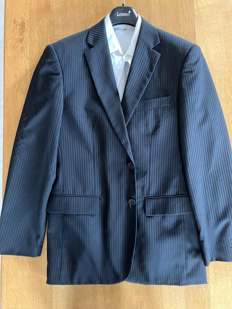 zwart gala-pak met witte blouse, 16 jarige jongen,maat 44, Ophalen, Zo goed als nieuw, Maat 46 (S) of kleiner, Zwart