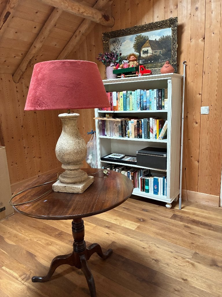 tafellamp met rode kap klassiek, Huis en Inrichting, Lampen | Tafellampen, Ophalen, Gebruikt, E27 (groot), Klassiek