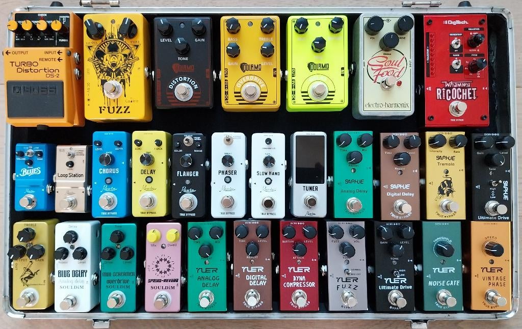 Gitaar effect pedalen + Patchkabels + Footswitch Toppers, Ophalen of Verzenden, Zo goed als nieuw, Delay of Echo