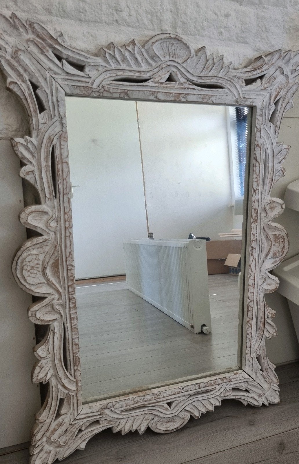 Decoratieve spiegel met sierlijke houten lijst, Huis en Inrichting, Woonaccessoires | Spiegels, Ophalen