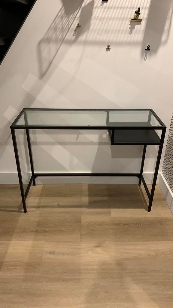Bureau zwart met glas, Ophalen, 100 tot 150 cm, Glas, Zo goed als nieuw