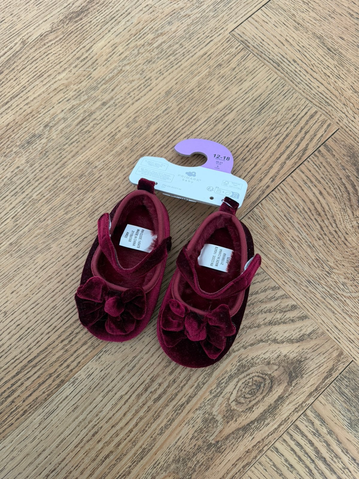 Velours schoentjes | maat 12-18 maanden | NIEUW, Schoentjes, Meisje, Ophalen of Verzenden, Zo goed als nieuw
