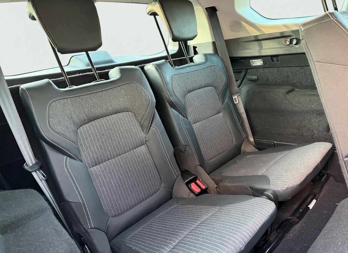 Renault Grand Scénic 1.3 TCe 140pk Intens Aut. 7p., Camera, Auto's, Renault, 4 cilinders, Bedrijf, Onderhoudsboekje, 84 €/maand