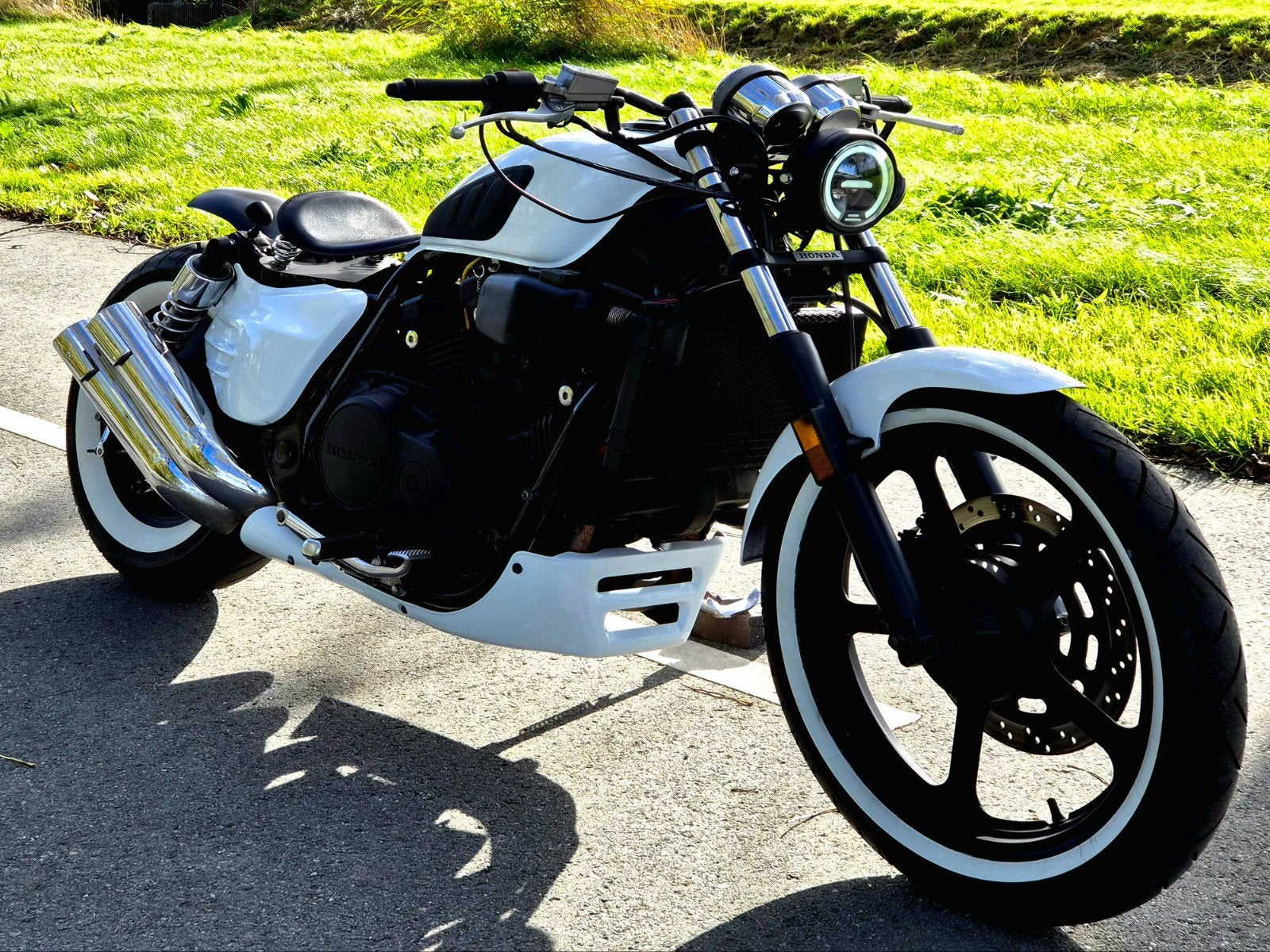 Dikke Honda Supermagna Bobber!, 700 cc, 4 cilinders, Chopper, Bedrijf