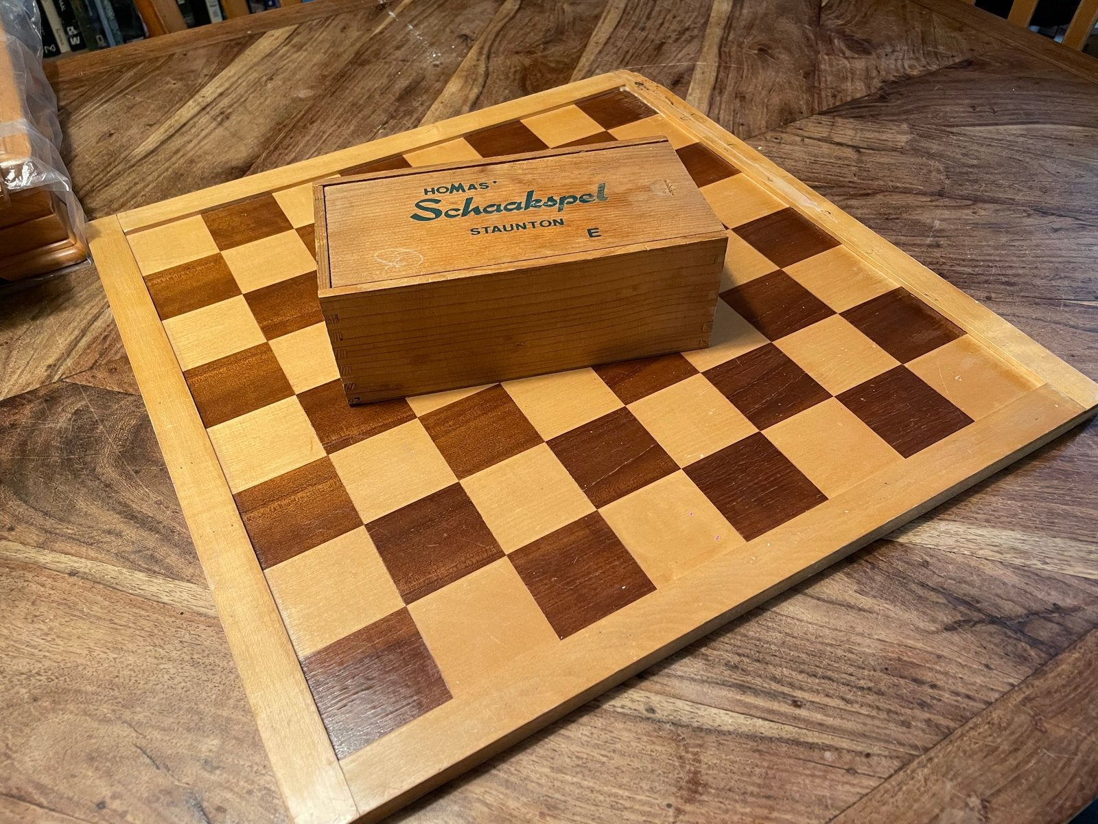 Homas Schaakspel Staunton E met houten bord, Een of twee spelers, Ophalen of Verzenden, Gebruikt
