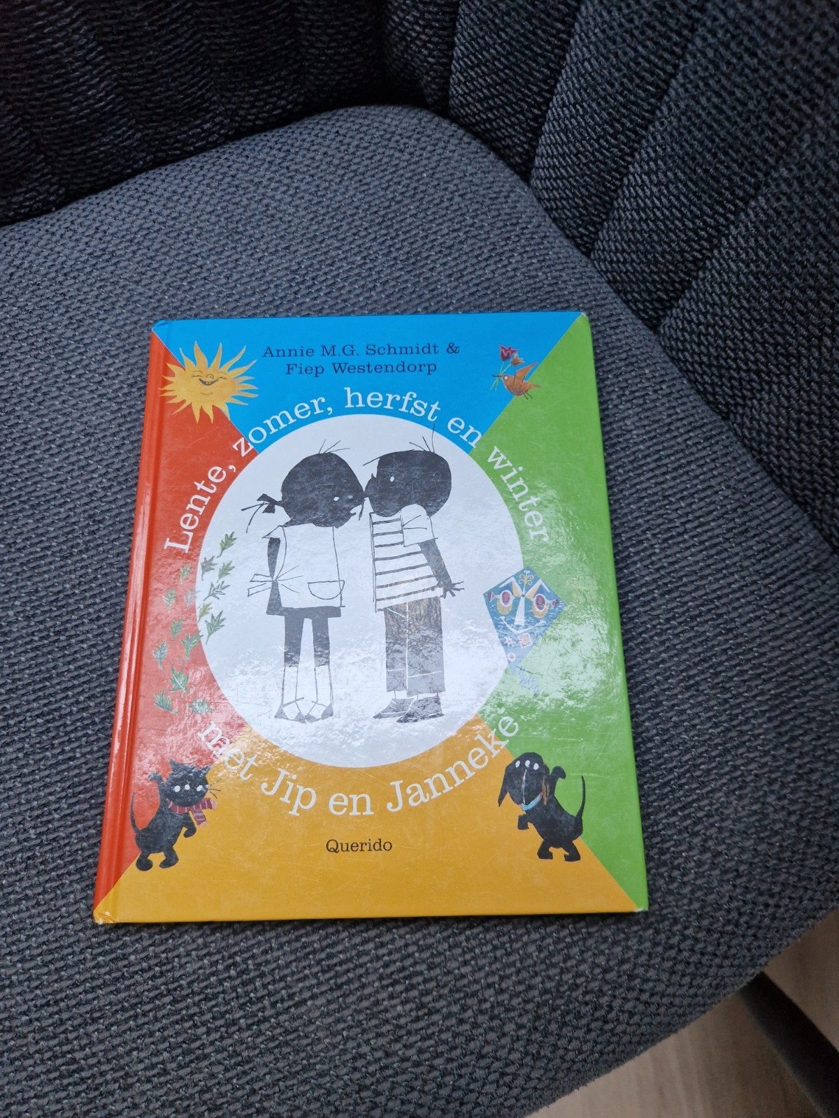 Lente, zomer, herfst en winter met Jip en Janneke, Boeken, Ophalen of Verzenden, Zo goed als nieuw, Annie M.G. Schmidt & Fiep Westendorp