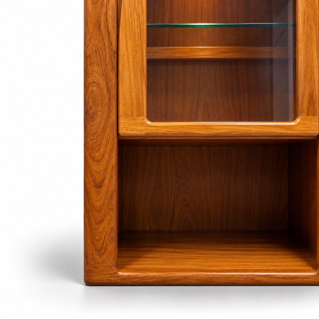 Vintage Silkeborg Vitrinekast Massief Teak Scandinavisch, Ophalen, Met deur(en), Minder dan 150 cm, 150 tot 200 cm
