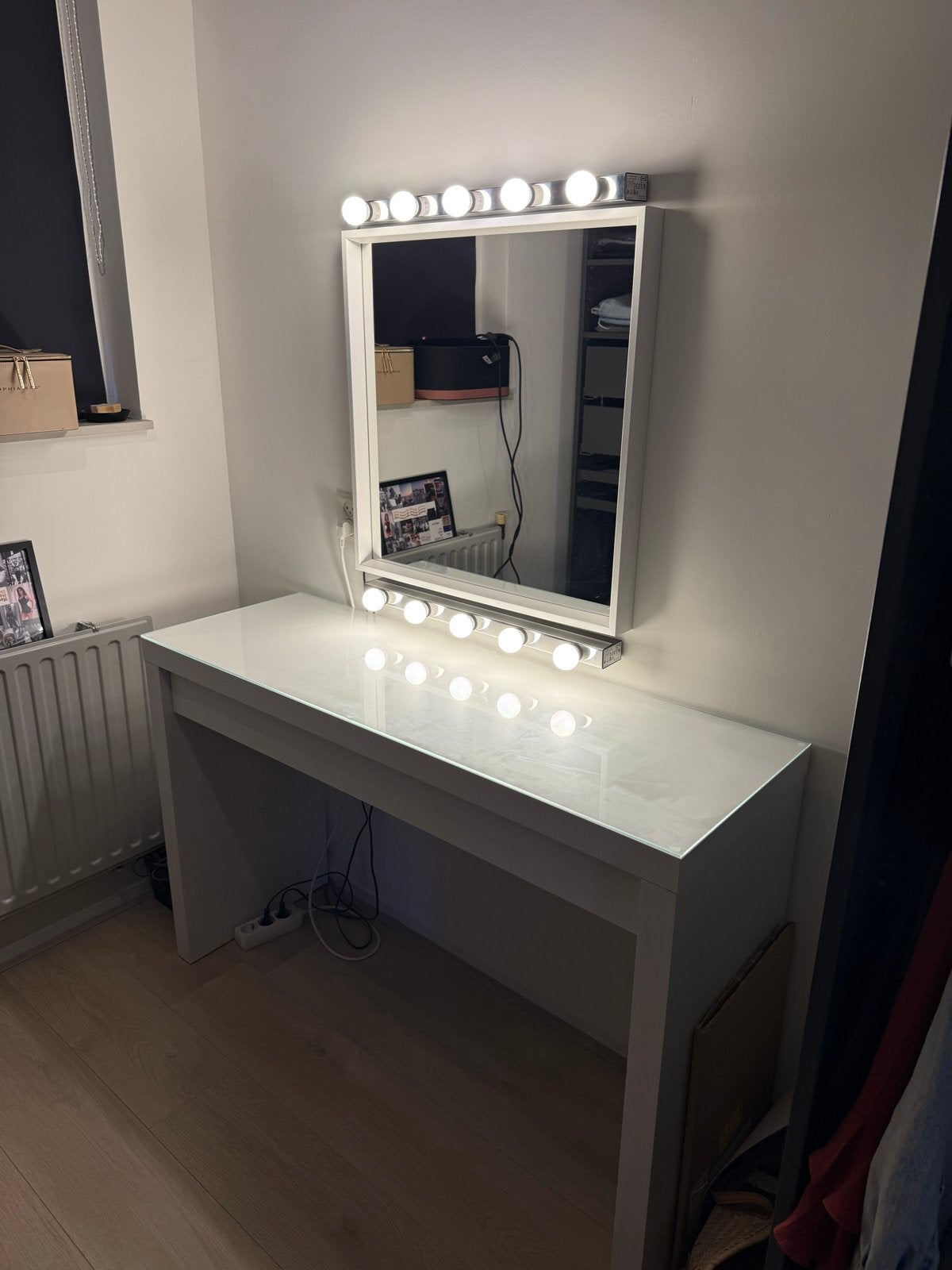 Foto 2 van Kaptafel met spiegel en verlichting