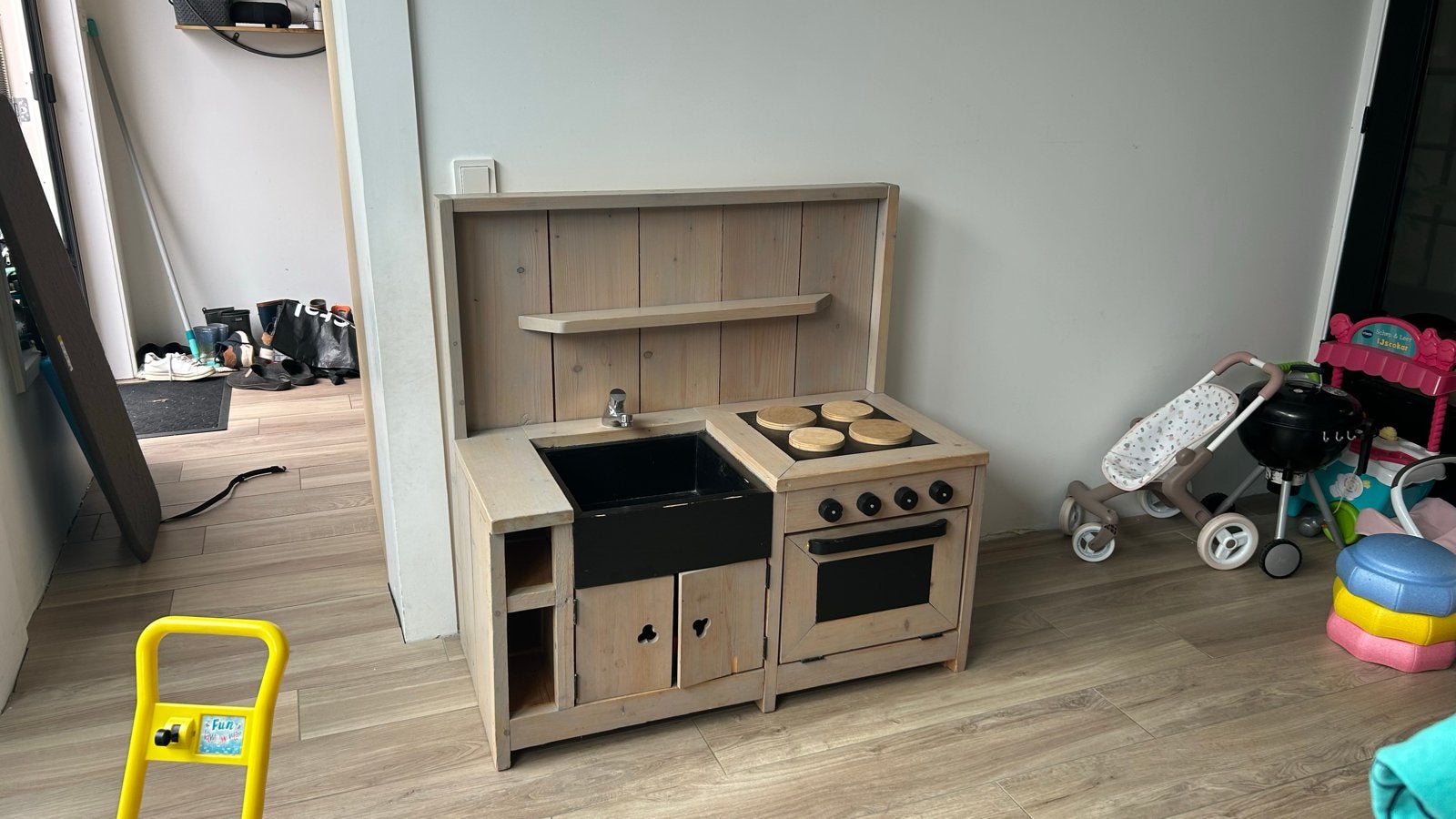 Houten speelkeuken met werkende kraan en Gardena aansluiting, Kinderen en Baby's, Speelgoed | Educatief en Creatief, Ophalen, Gebruikt