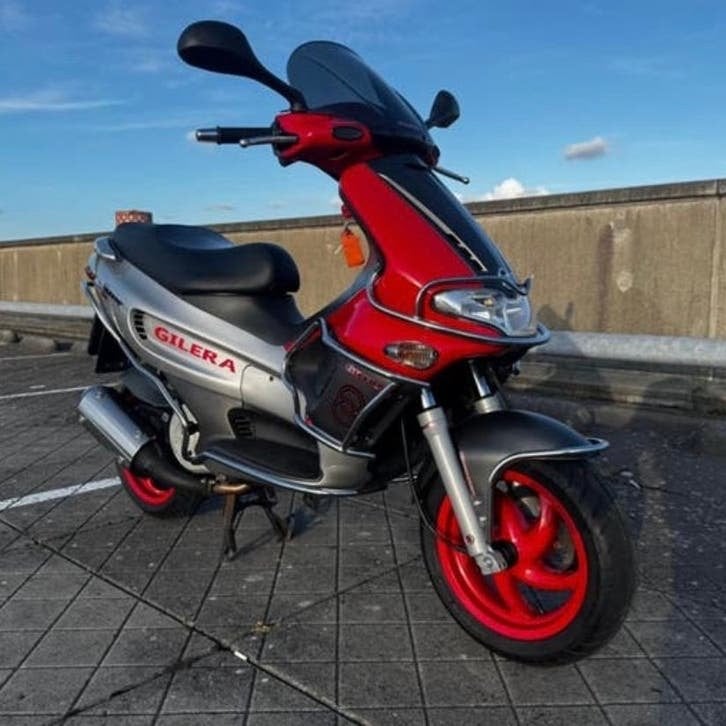 Gilera Runner 180cc SP Pro a2 dubbel disk dubbelgelagerd, Fietsen en Brommers, Scooters | Piaggio, Zo goed als nieuw, Overige modellen