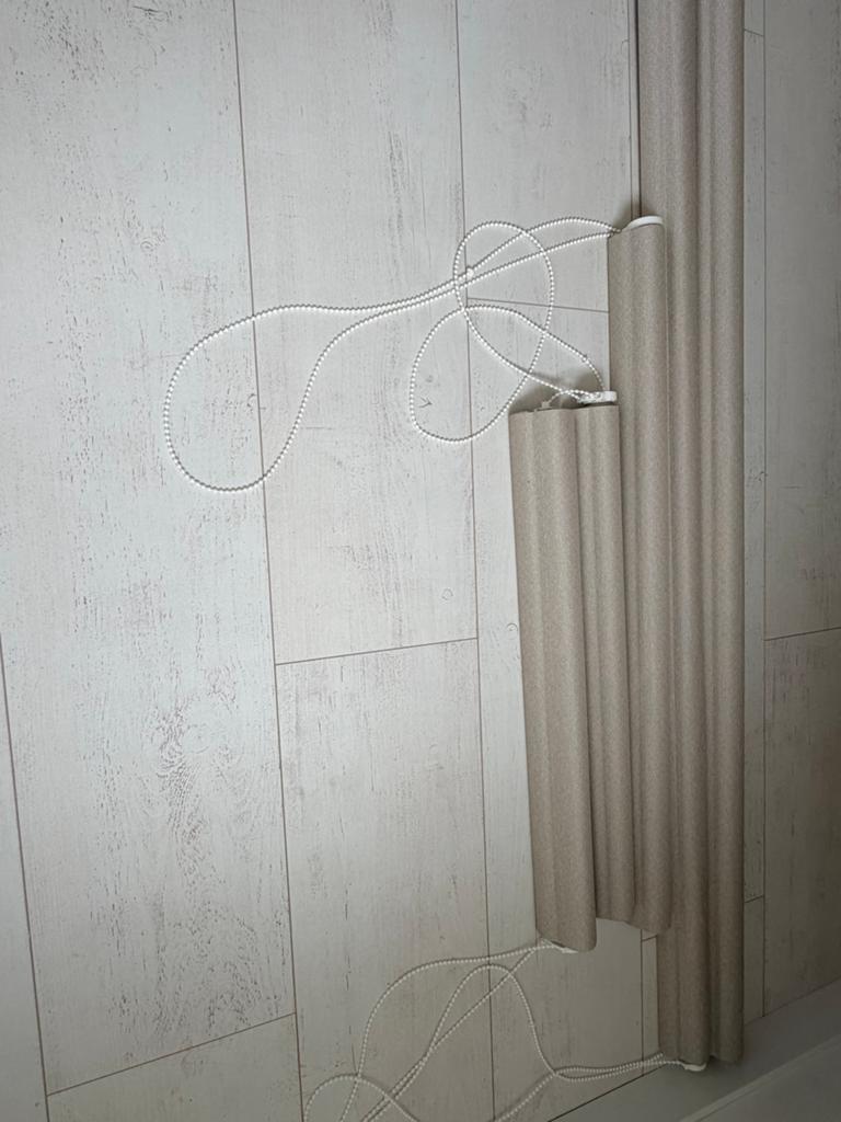 4 verduisterende Veneta rolgordijnen te koop, Huis en Inrichting, Stoffering | Gordijnen en Lamellen, Beige, Zo goed als nieuw