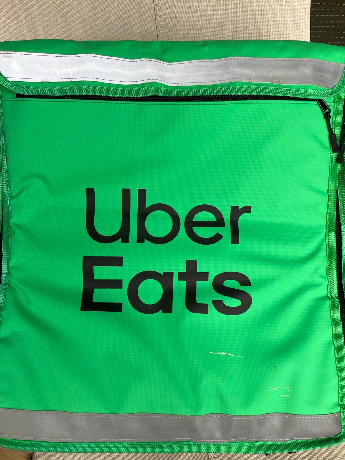 Uber Eats bezorgtas - Zo goed als nieuw, 25 tot 40 cm, Zo goed als nieuw, Waterdicht, Ophalen