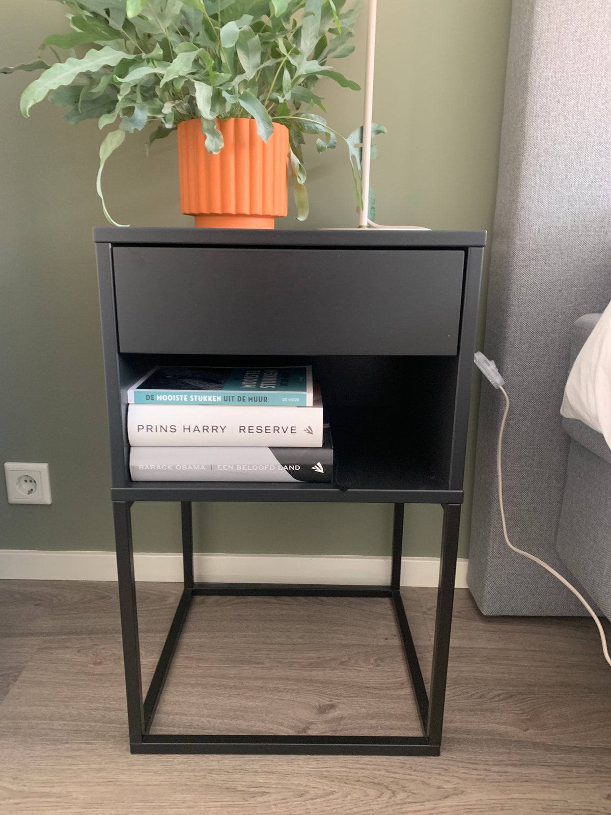 Twee nachtkastjes IKEA VIKHAMMER 40x39x65, Ophalen, Gebruikt, Minder dan 45 cm, 55 tot 70 cm