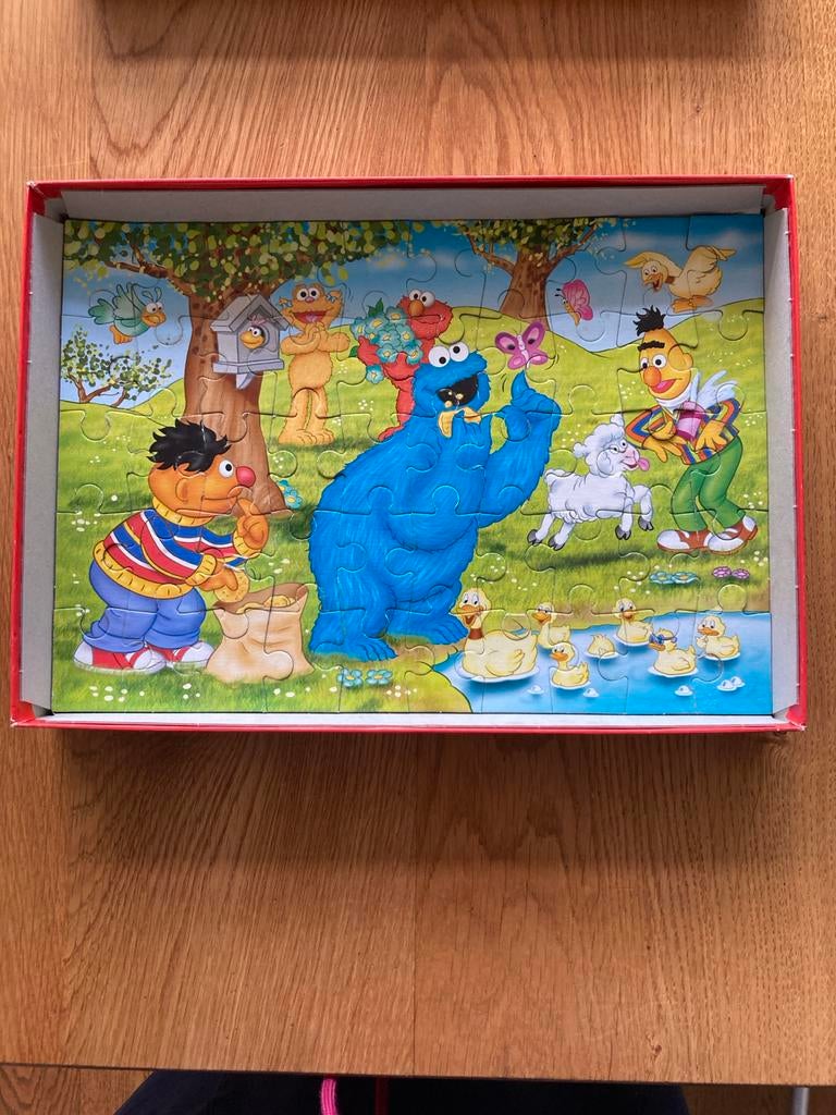 Sesamstraat puzzel 50+ stukjes - Bert, Ernie, Koekiemonster, Ophalen of Verzenden, Meer dan 50 stukjes, Gebruikt, 2 tot 4 jaar