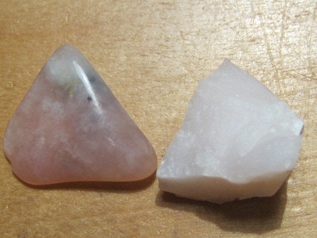 ede. 2x ruwe&bewerkte edelsteen ROZE ANDES OPAAL (4), Verzenden, Nieuw
