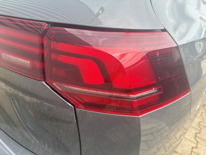 Achterlicht rechts van een Volkswagen Golf, Gebruikt, -, Volkswagen, -