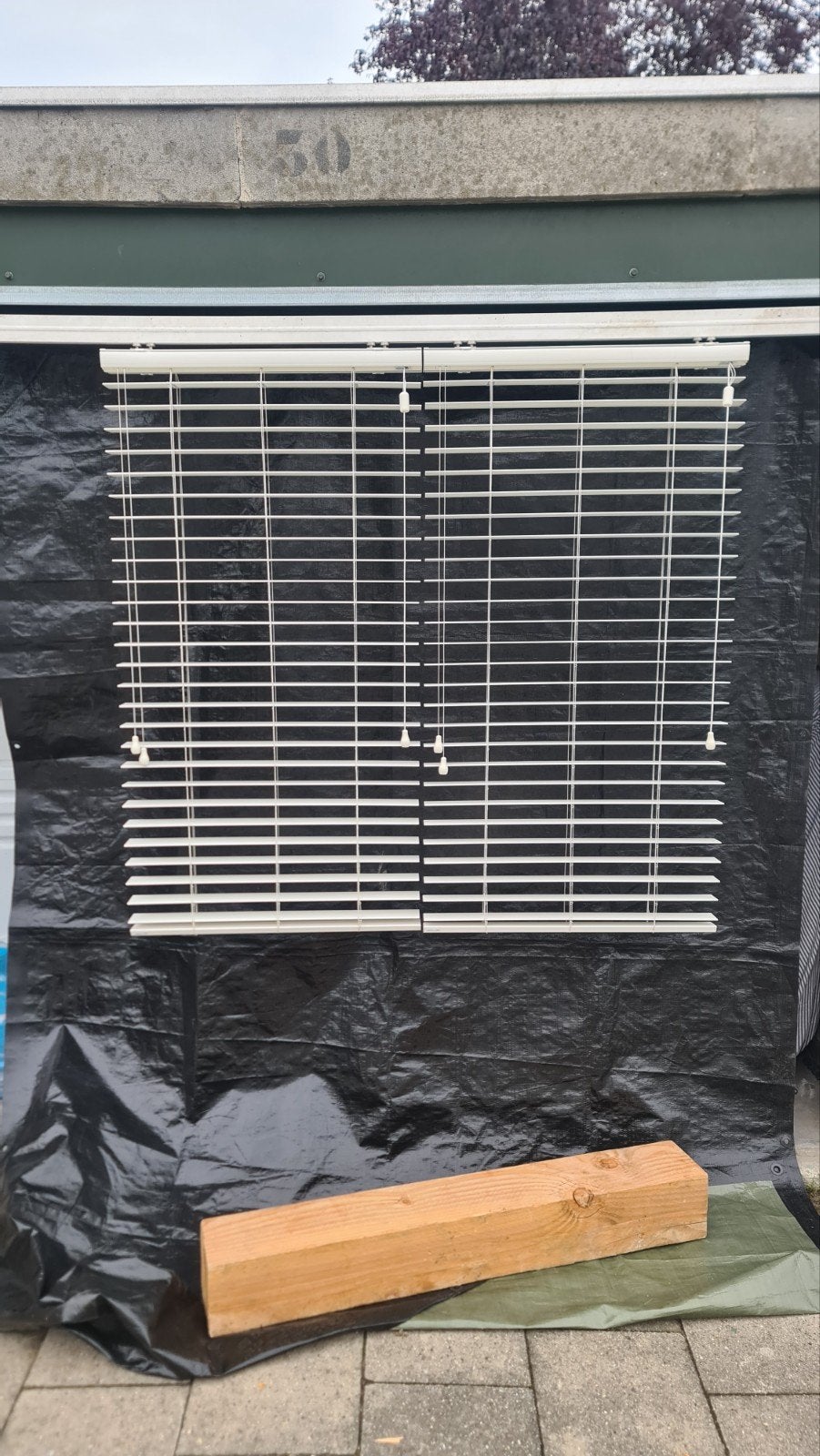 2 veneta jaloezieën 70x125, Ophalen, Zo goed als nieuw, Wit