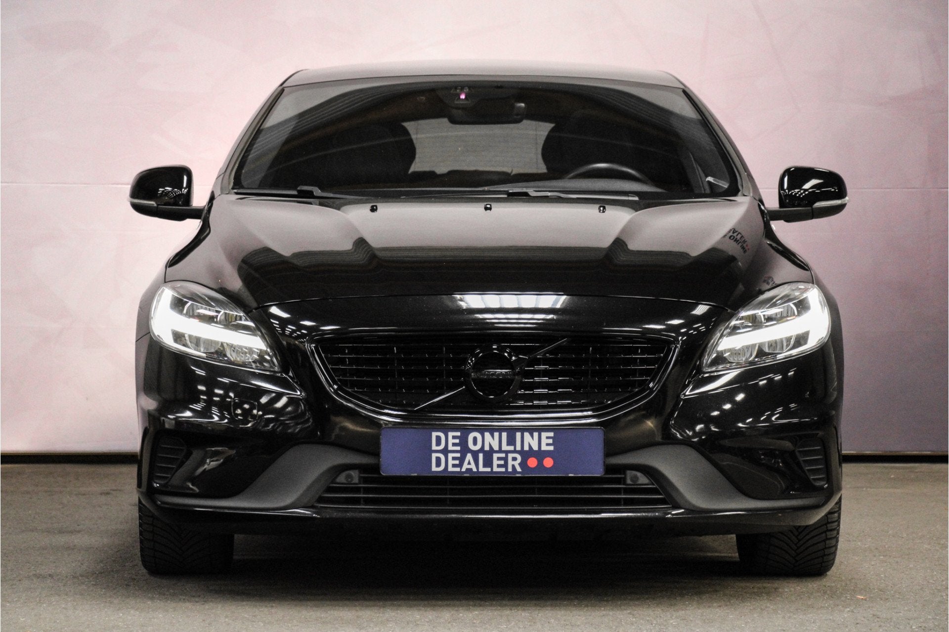 Volvo V40 1.5 T3 R-Design Polar+ Sport |Pano|LED|Camera|H&K|, Euro 6, 4 cilinders, 700 kg, Automatische klimaatregeling