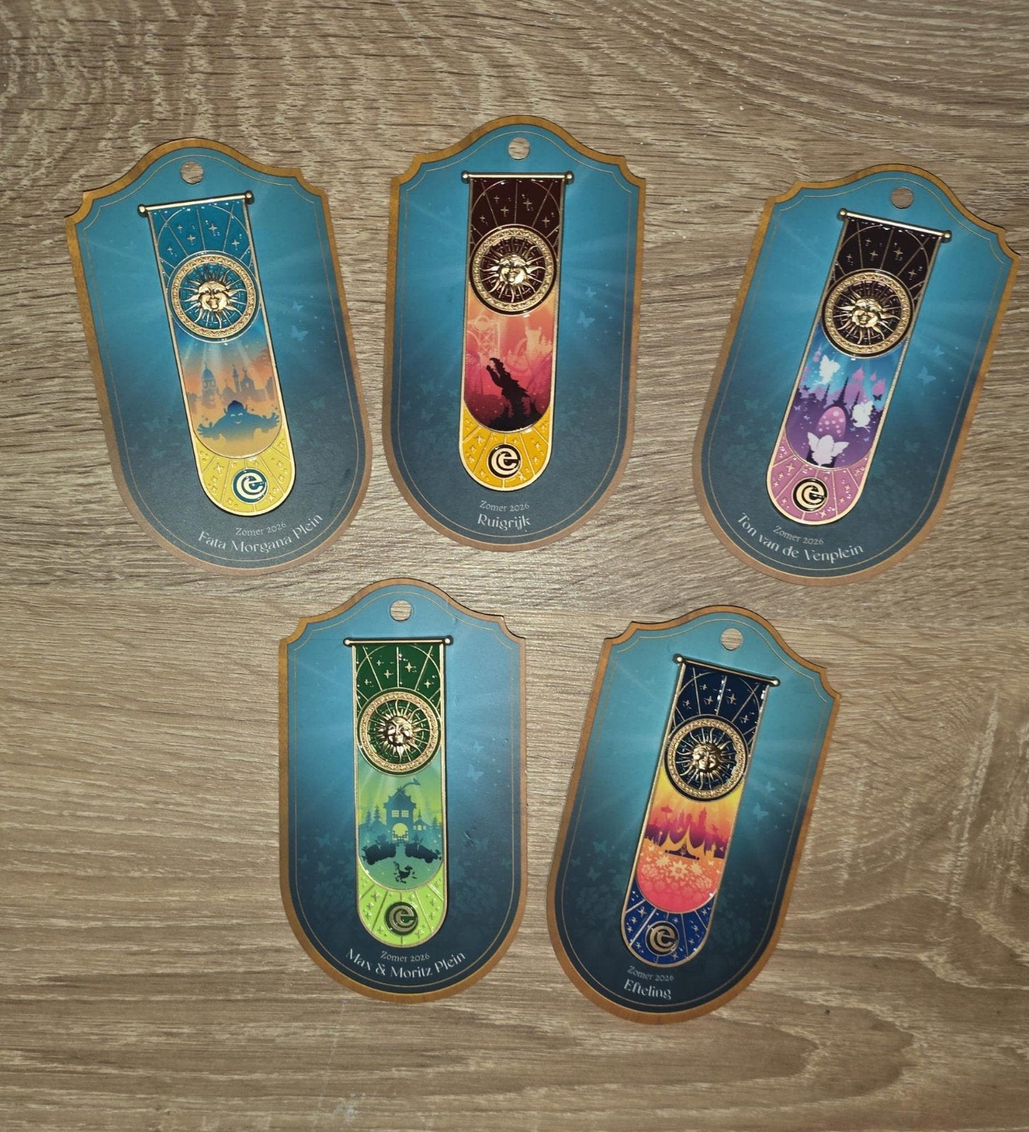 set zomer vaandel pins efteling, Verzamelen, Ophalen of Verzenden, Zo goed als nieuw, Button of Speldje