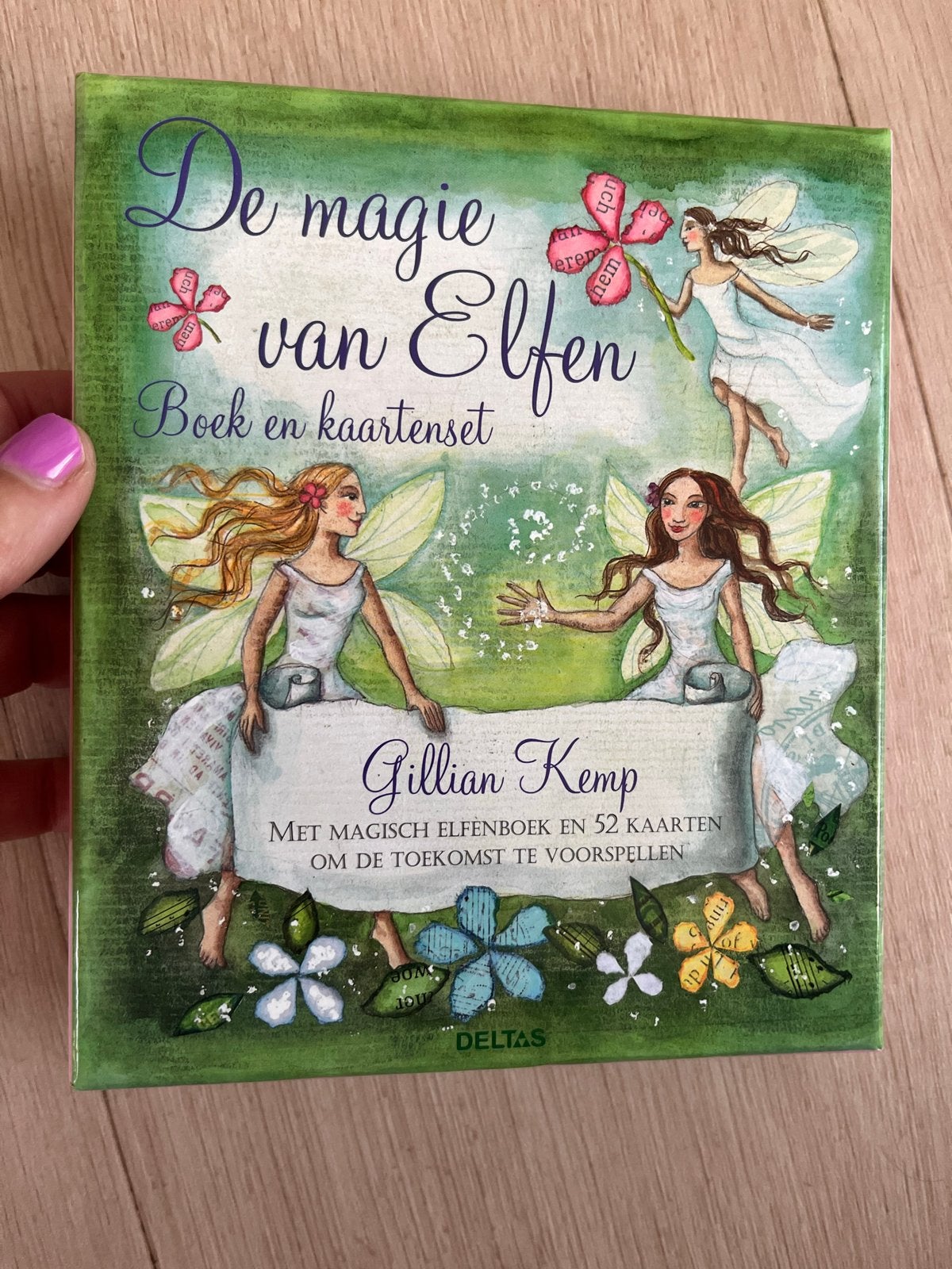 De magie van Elfen: Boek en kaarten set - Gillian Kemp, Boeken, Ophalen of Verzenden, Zo goed als nieuw, Spiritualiteit algemeen