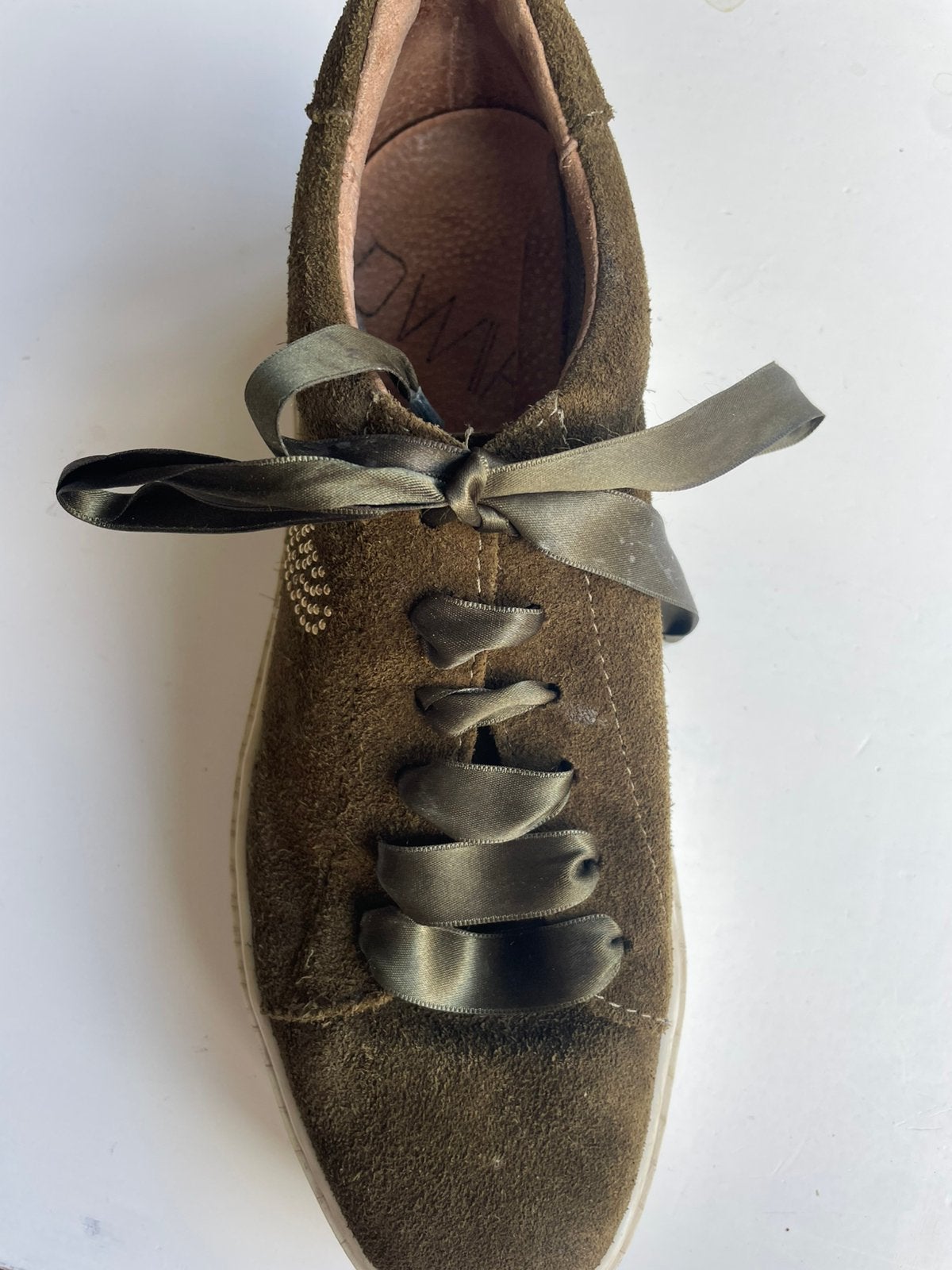 Te koop: leren sneakers, groen, 41, nieuwstaat, Kleding | Dames, Schoenen, Ophalen of Verzenden, Zo goed als nieuw, Groen, Sneakers of Gympen