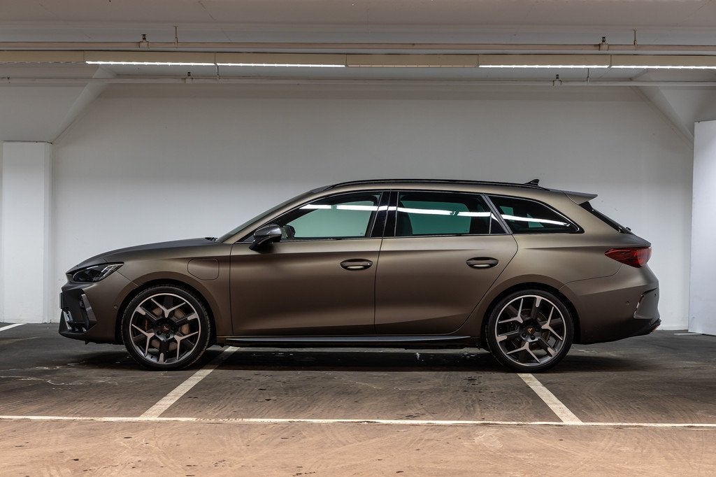 CUPRA Leon Sportstourer 1.5 TSI e-Hybrid VZ Performance, Auto's, Cupra, Automaat, Euro 6, 4 cilinders, Bruin