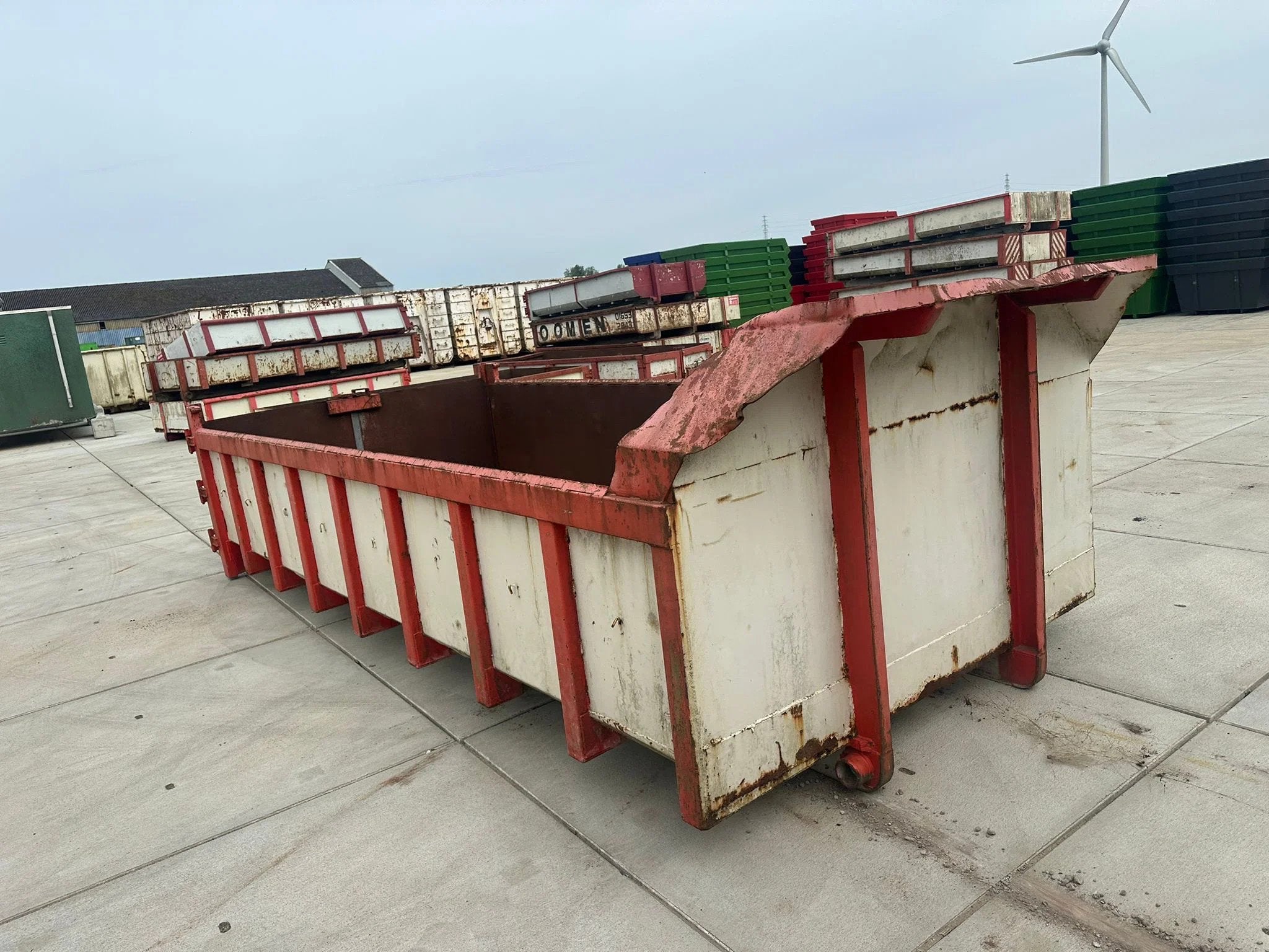 AJK Gebruikte 9m3 open container 5 meter lang