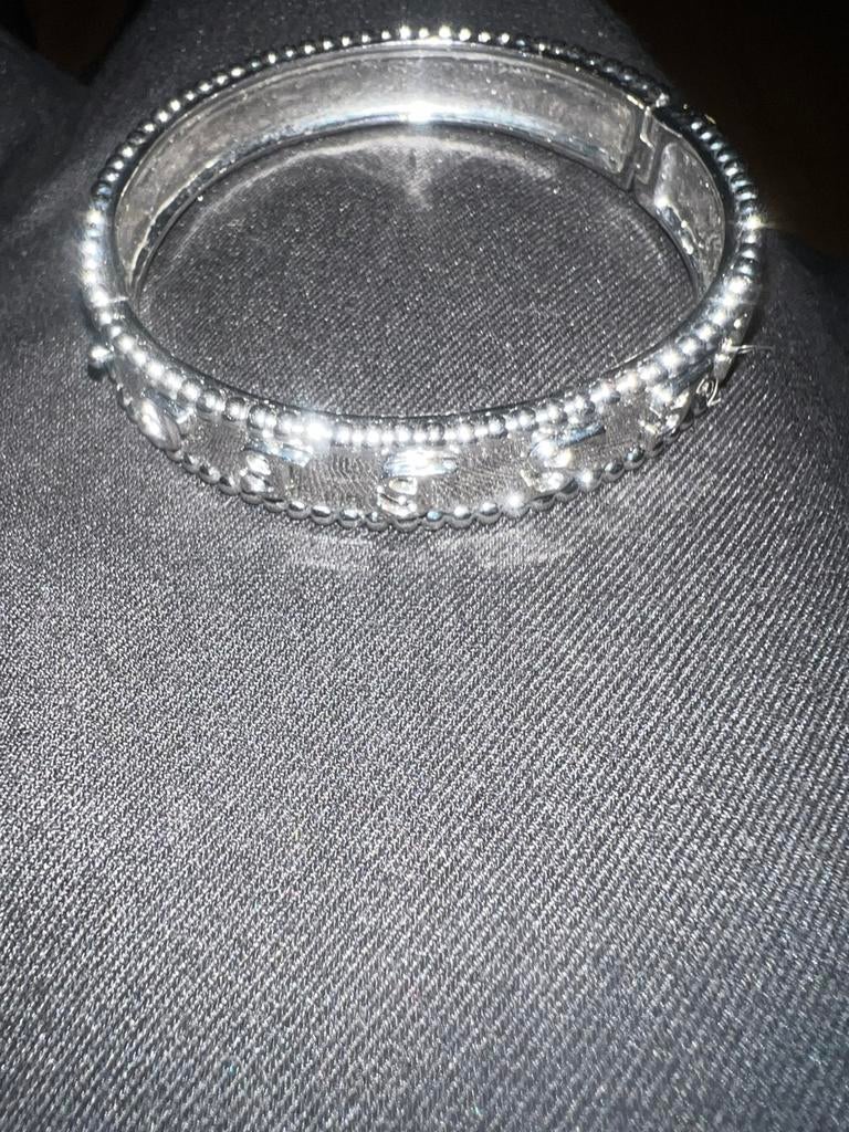 Zilverkleurige armband, Ophalen of Verzenden, Zo goed als nieuw, Glas of Kopje