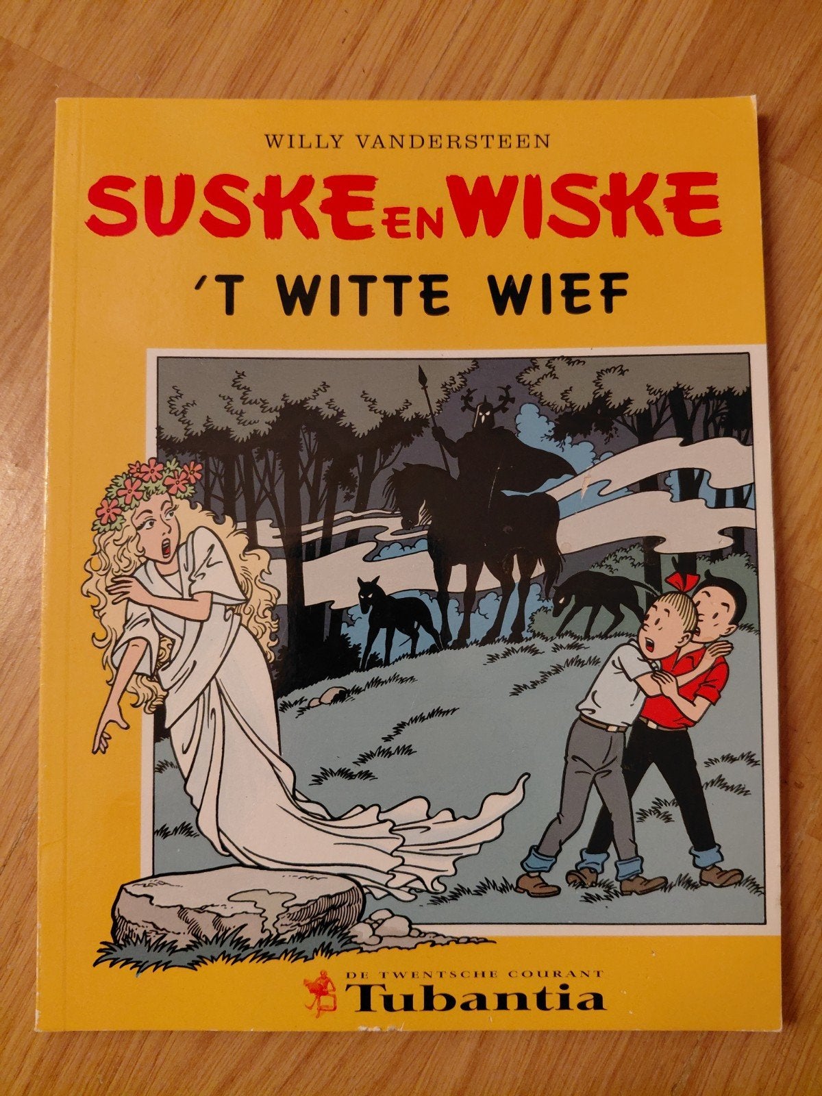 Twente Vandersteen Suske Wiske Witte Wief Twentse uitgave, Boeken, Eén stripboek, Ophalen of Verzenden, Gelezen