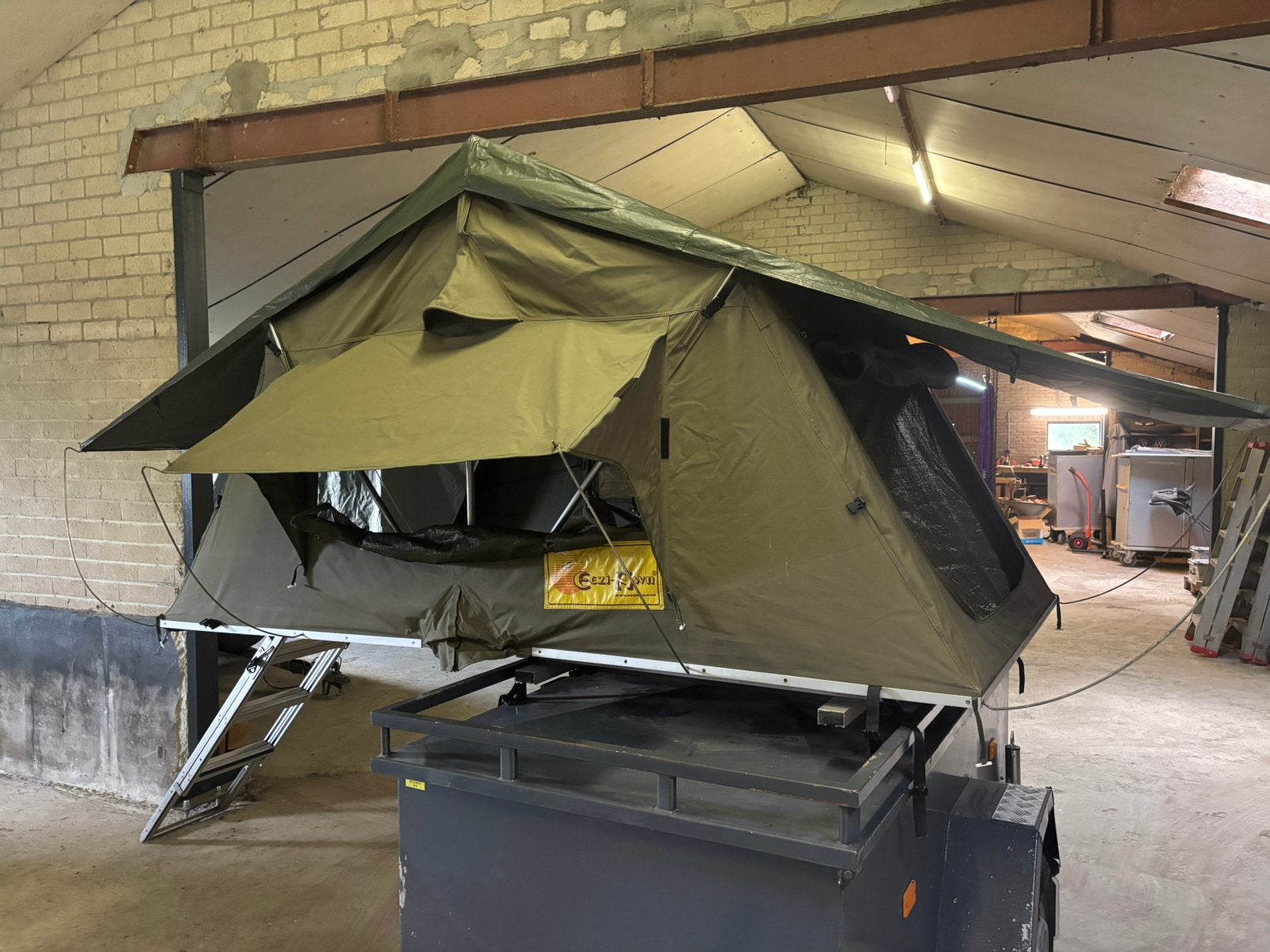 Eezi Awn series 3 1400 daktent, Ophalen, Tot en met 2