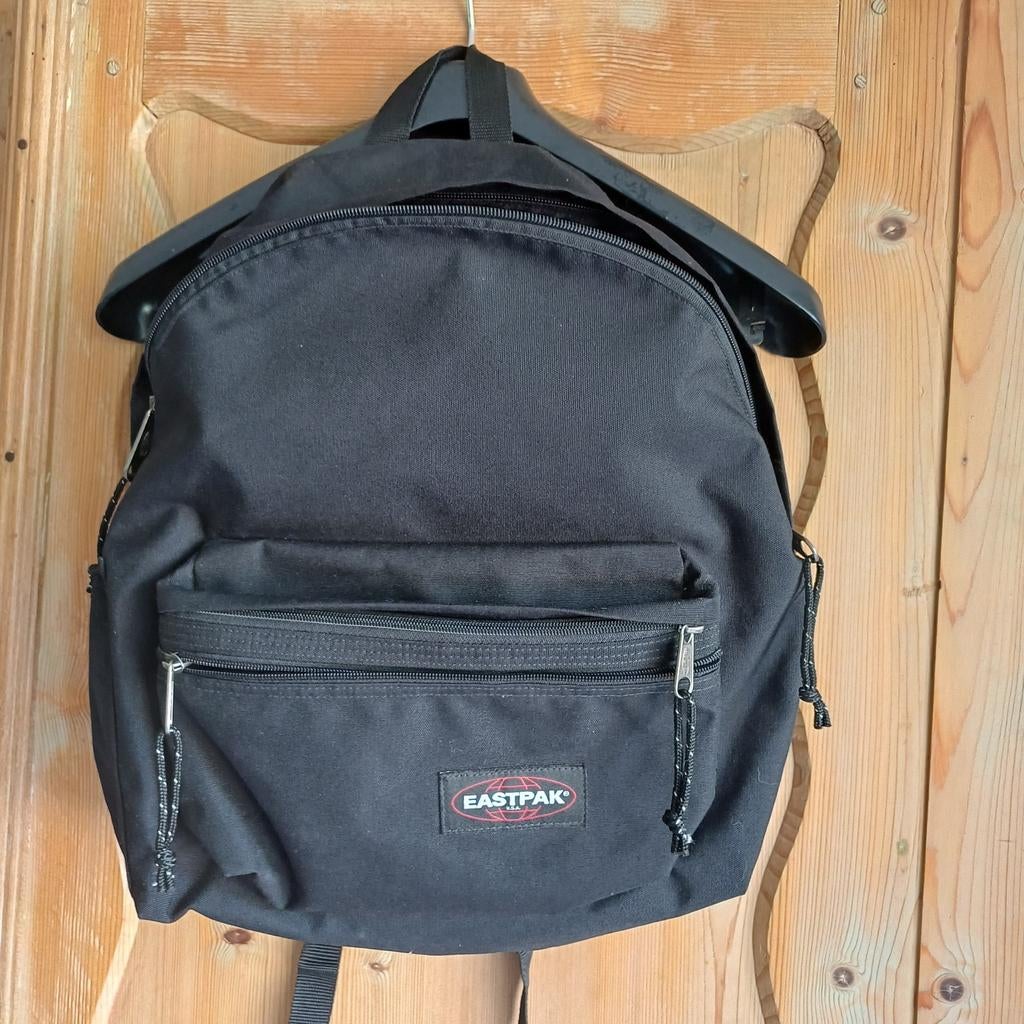 Zwarte Eastpak rugzak groot met laptop bescherming, Ophalen of Verzenden