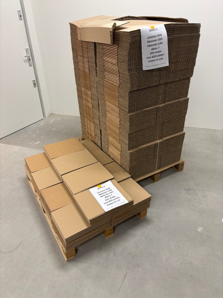 200 DOZEN 400X300X240 INCLUSIEF 400 KARTONNEN PLATEN, Ophalen, Doos, Minder dan 50 cm, Minder dan 40 cm