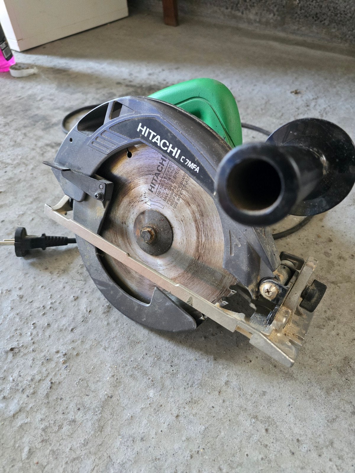 Hitachi cirkelzaag, Doe-het-zelf en Verbouw, Gereedschap | Zaagmachines, Ophalen of Verzenden, 1200 watt of meer, Cirkelzaag, 30 tot 70 mm