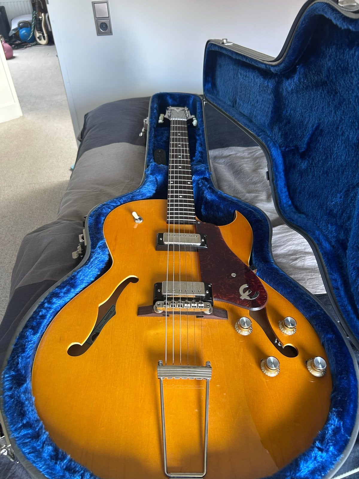 Epiphone Sorrento 50 anniversary 1962 reissue 2012/2013, Ophalen, Zo goed als nieuw, Overige typen, Met koffer
