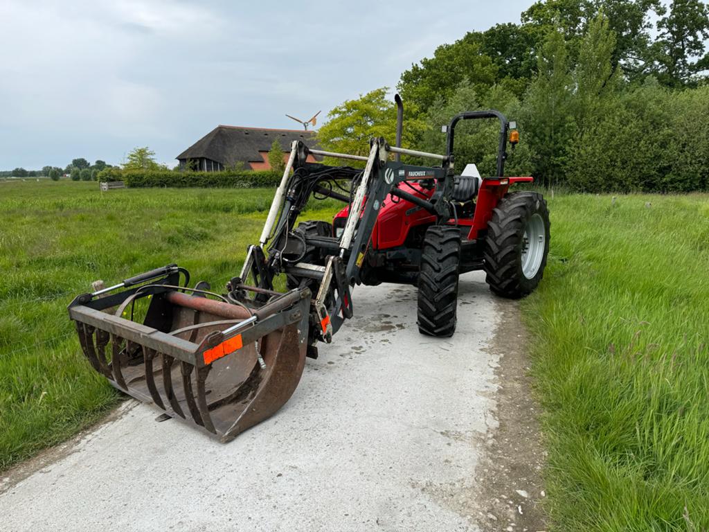 Massey Ferguson 4235 Landbouwtrekker met Voorlader, Zakelijke goederen, Agrarisch | Tractoren, Ophalen of Verzenden, Gebruikt