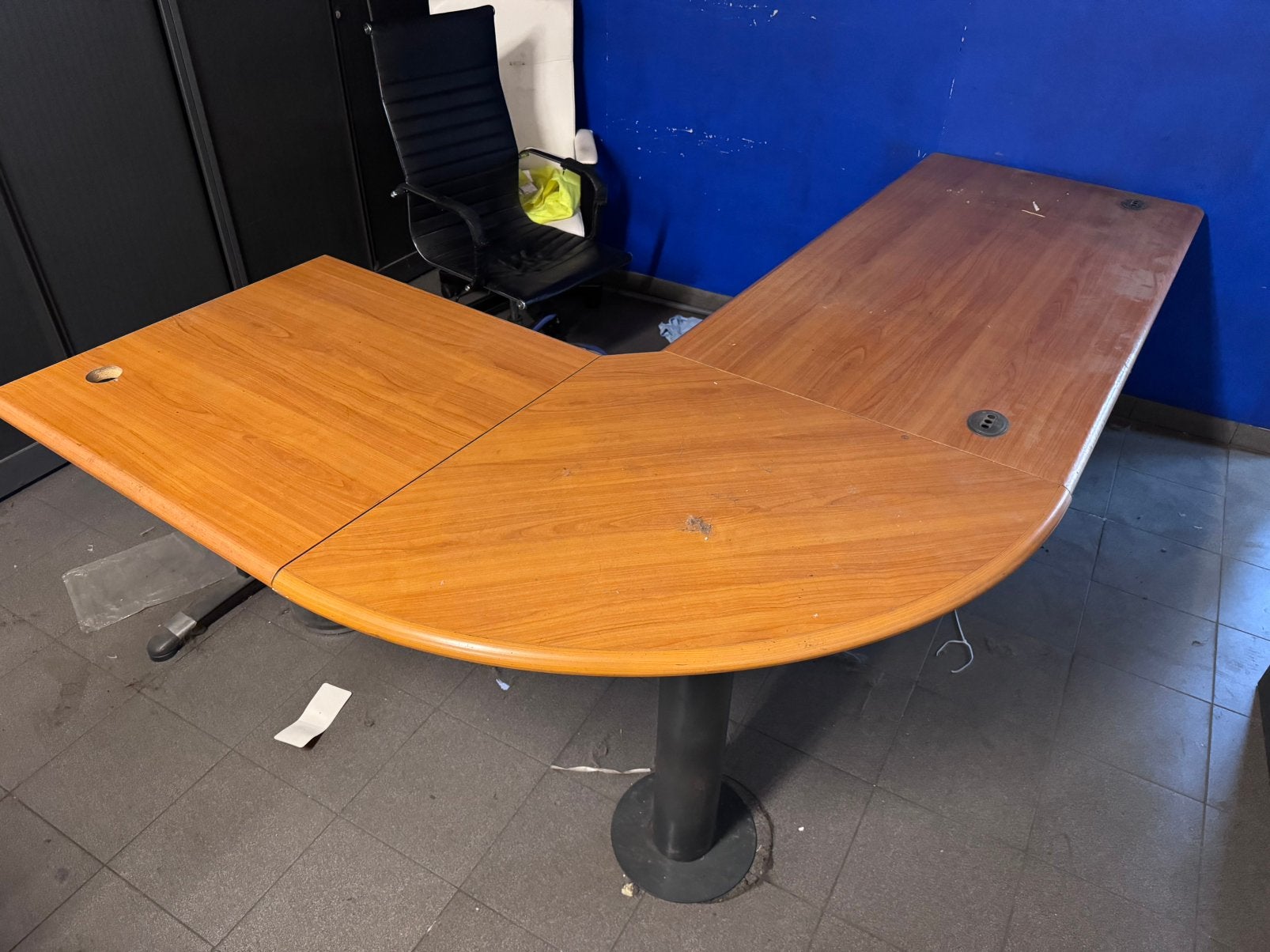 Gratis af te halen: Ruim hoekbureau, Ophalen of Verzenden, Gebruikt, Hout, Hoekbureau