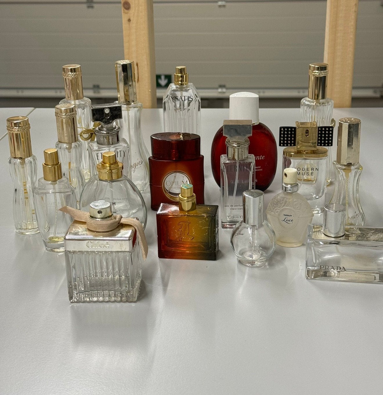 21 parfum fles flesjes parfumfles parfumflesjes verzameling, Ophalen of Verzenden, Zo goed als nieuw, H, H