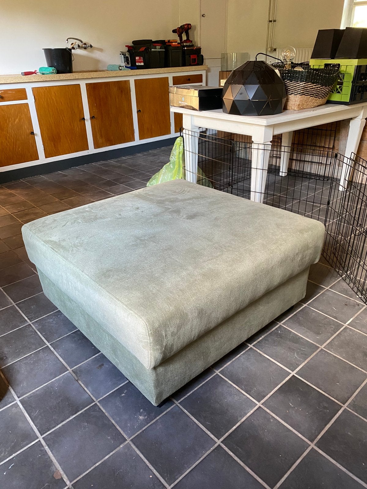 Groene poef van 90x90x45cm, Huis en Inrichting, Banken | Voetenbanken en Poefen, Ophalen, 75 tot 100 cm, Zo goed als nieuw, 75 tot 100 cm