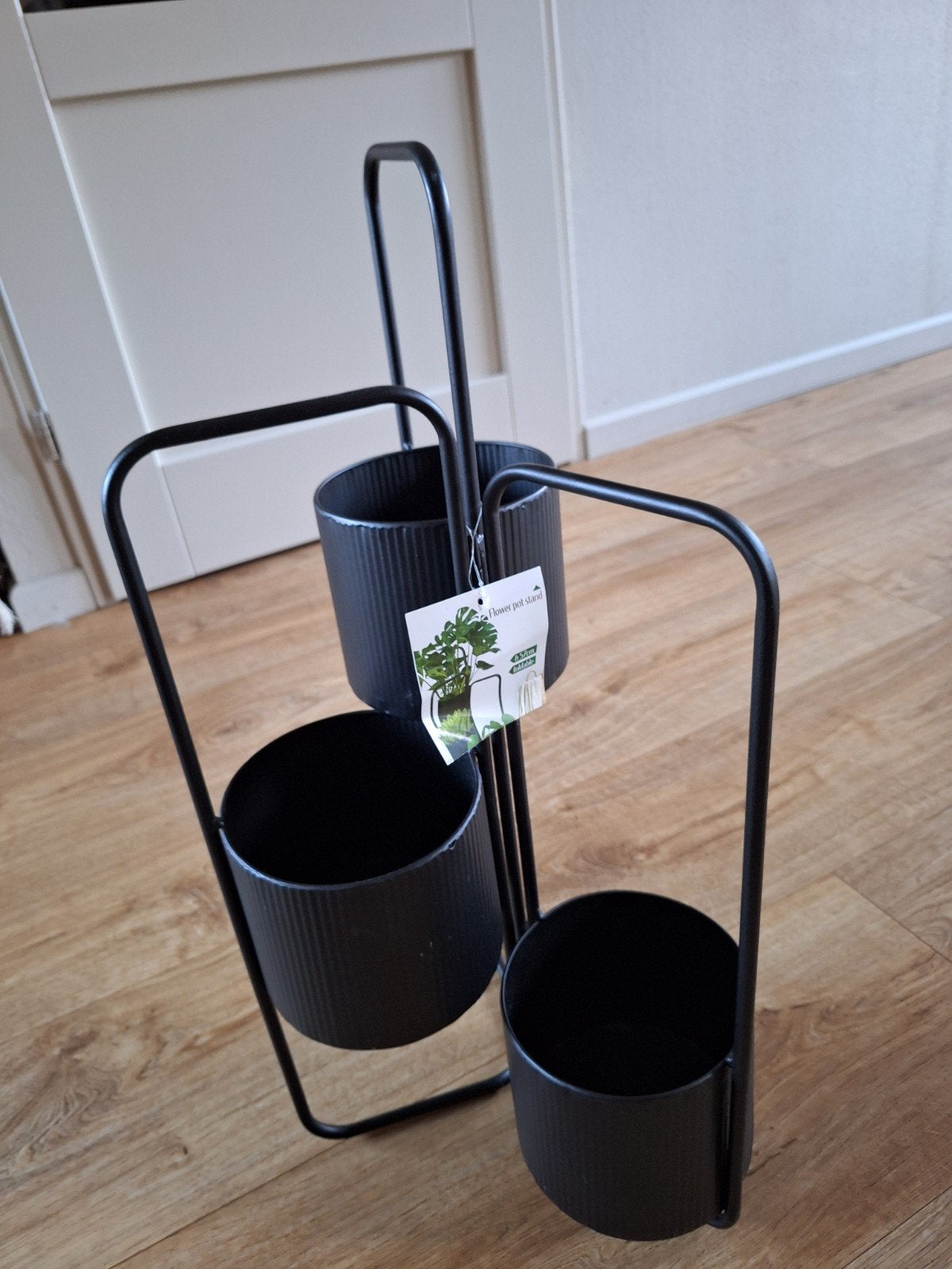 Nieuw opvouwbaar bloempottenrek met 3 potten, zwart metaal, Minder dan 60 cm, Nieuw, Ophalen of Verzenden, Overige vormen
