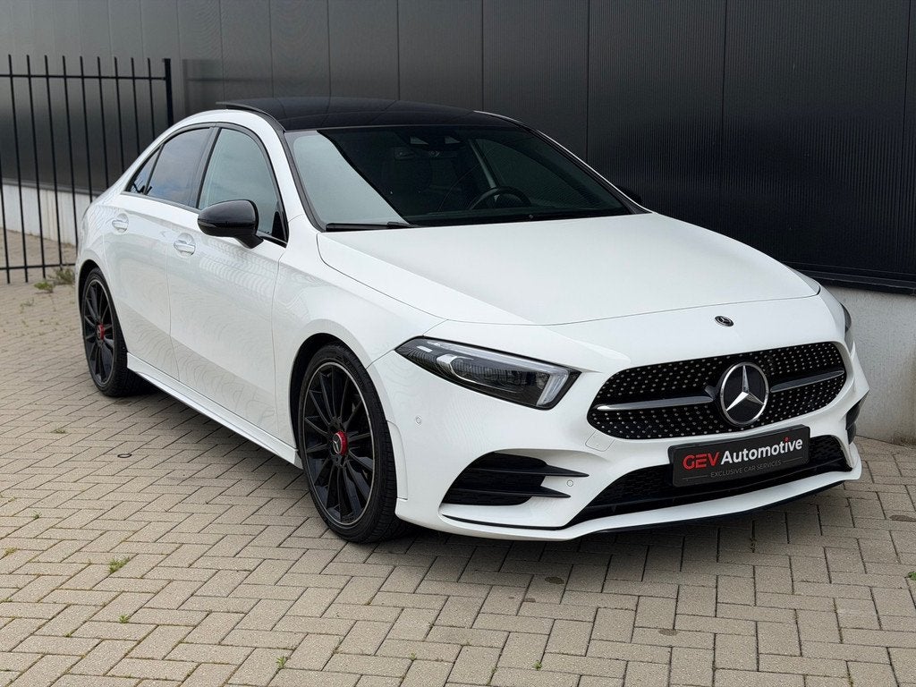Mercedes-Benz A-klasse 200 AMG Night Pano Ambient Burmeister, Automatische klimaatregeling, Gebruikt, Euro 6, 4 cilinders