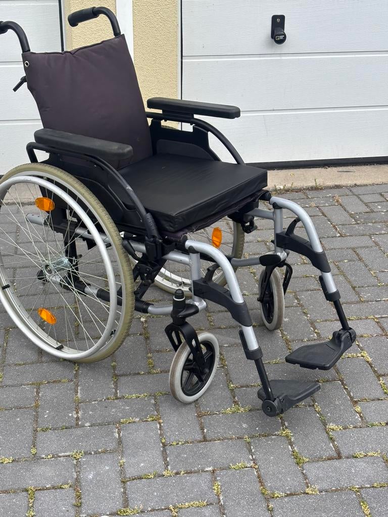 Breezy Basix 2 Rolstoel smal model inklapbaar, Diversen, Rolstoelen, Meer info ☎️0️⃣6️⃣➖2️⃣0️⃣9️⃣0️⃣1️⃣0️⃣4️⃣0️⃣, Zo goed als nieuw
