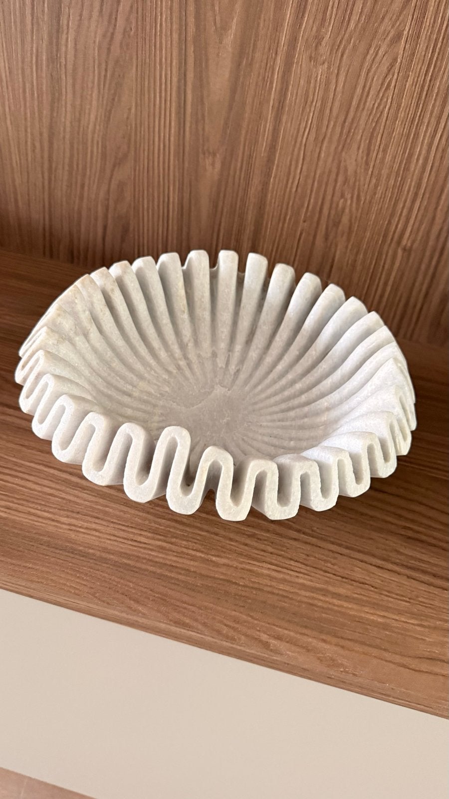 Marmere wave schaal Santorini, Huis en Inrichting, Woonaccessoires | Schalen en Manden, Overige materialen, Schaal, Rond, Nieuw