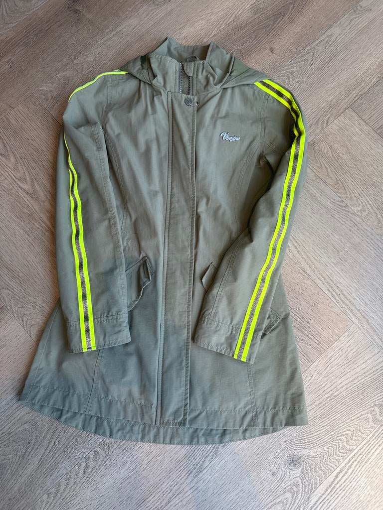 Vingino jas maat 12 (152) groen met neon strepen, Ophalen of Verzenden, Zo goed als nieuw, Meisje, Jas