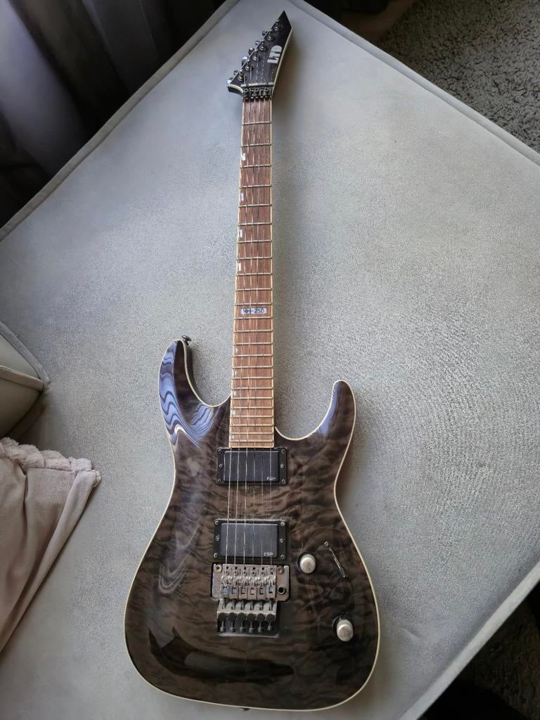 LTD (ESP) MH-250 met quilted maple top en koffer, Muziek en Instrumenten, Snaarinstrumenten | Gitaren | Elektrisch, Ophalen, Zo goed als nieuw
