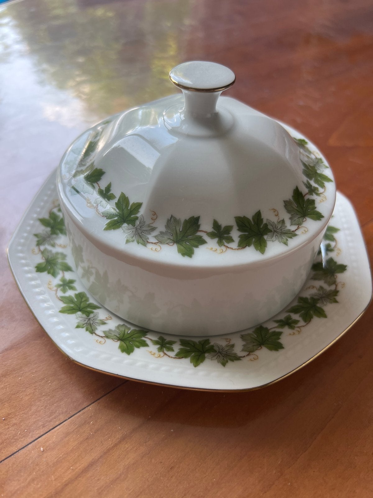 Vintage Schirnding Bavaria botervloot met bladmotief, Ophalen