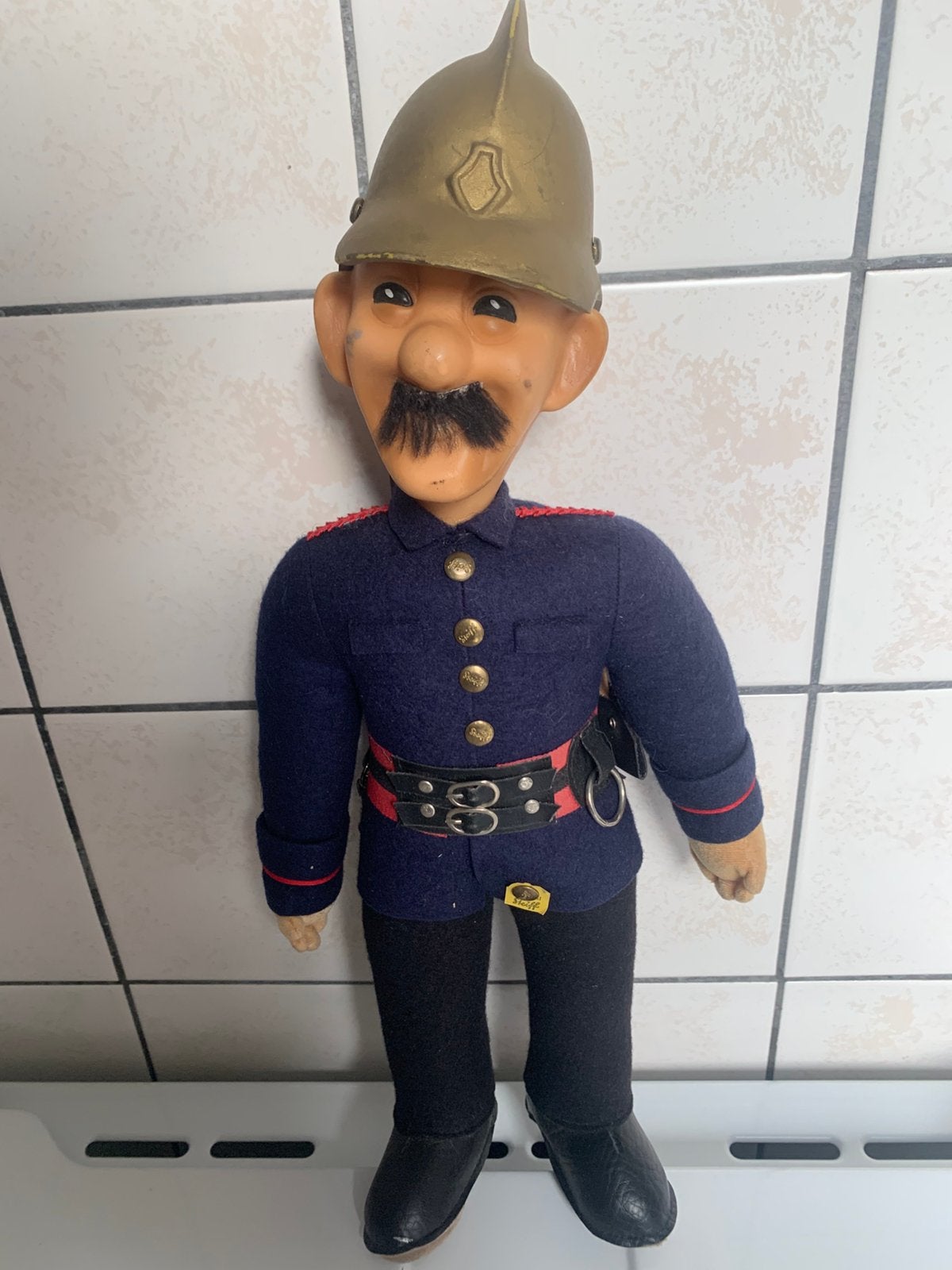 Oude Steiff pop brandweerman, Verzenden
