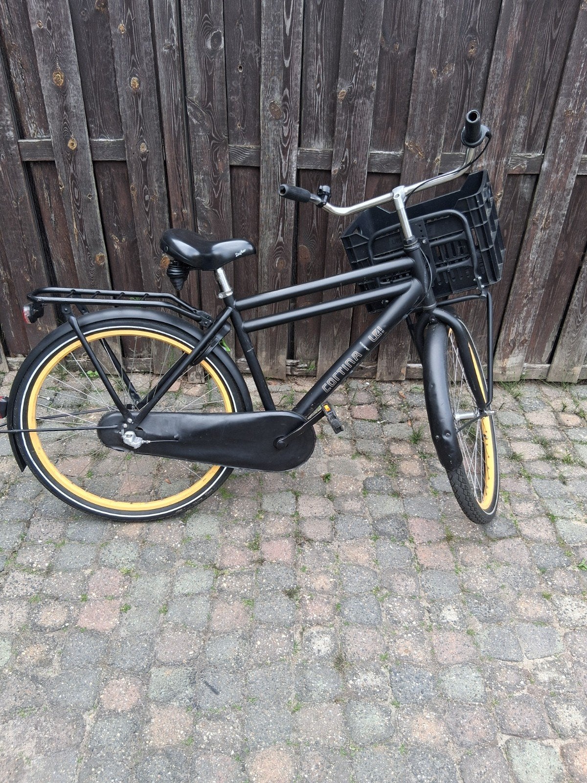 Cortina U4 Transportfiets - Zwart met Gele Velgen, Fietsen en Brommers, Fietsen | Dames | Damesfietsen, Terugtraprem, Ophalen
