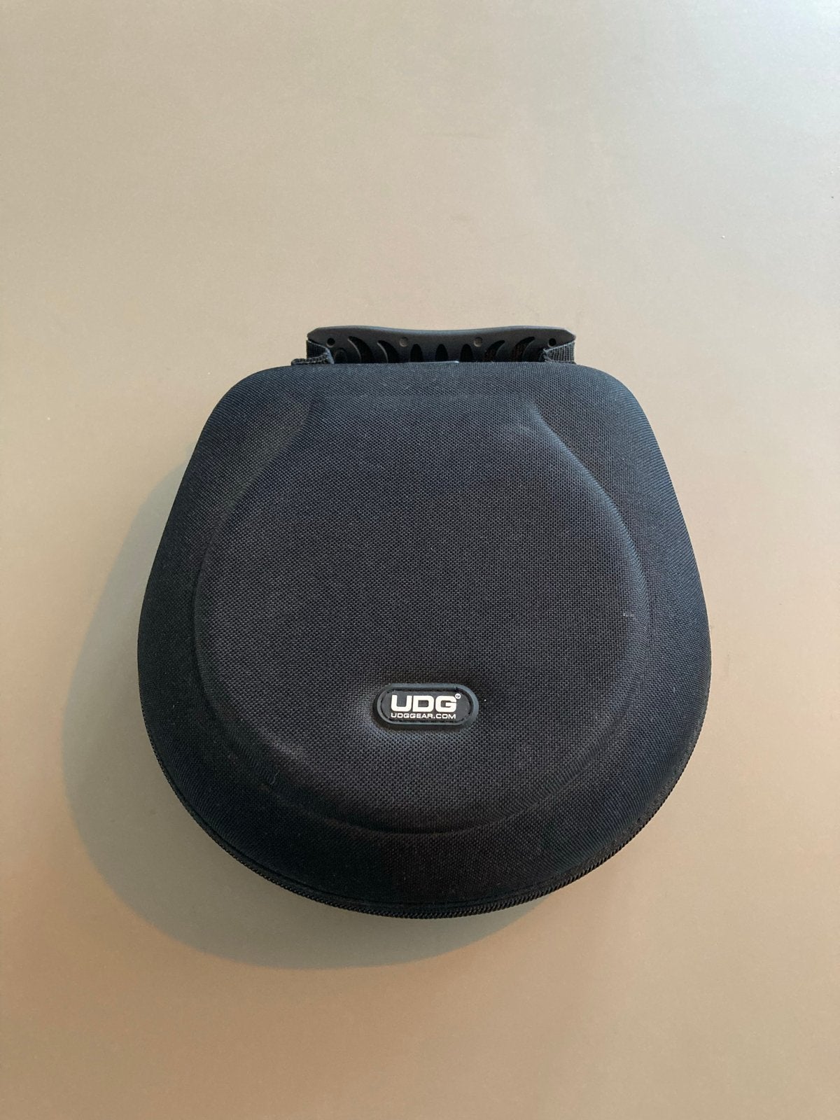 UDG Creator Large Hoofdtelefoon Hardcase Zwart
