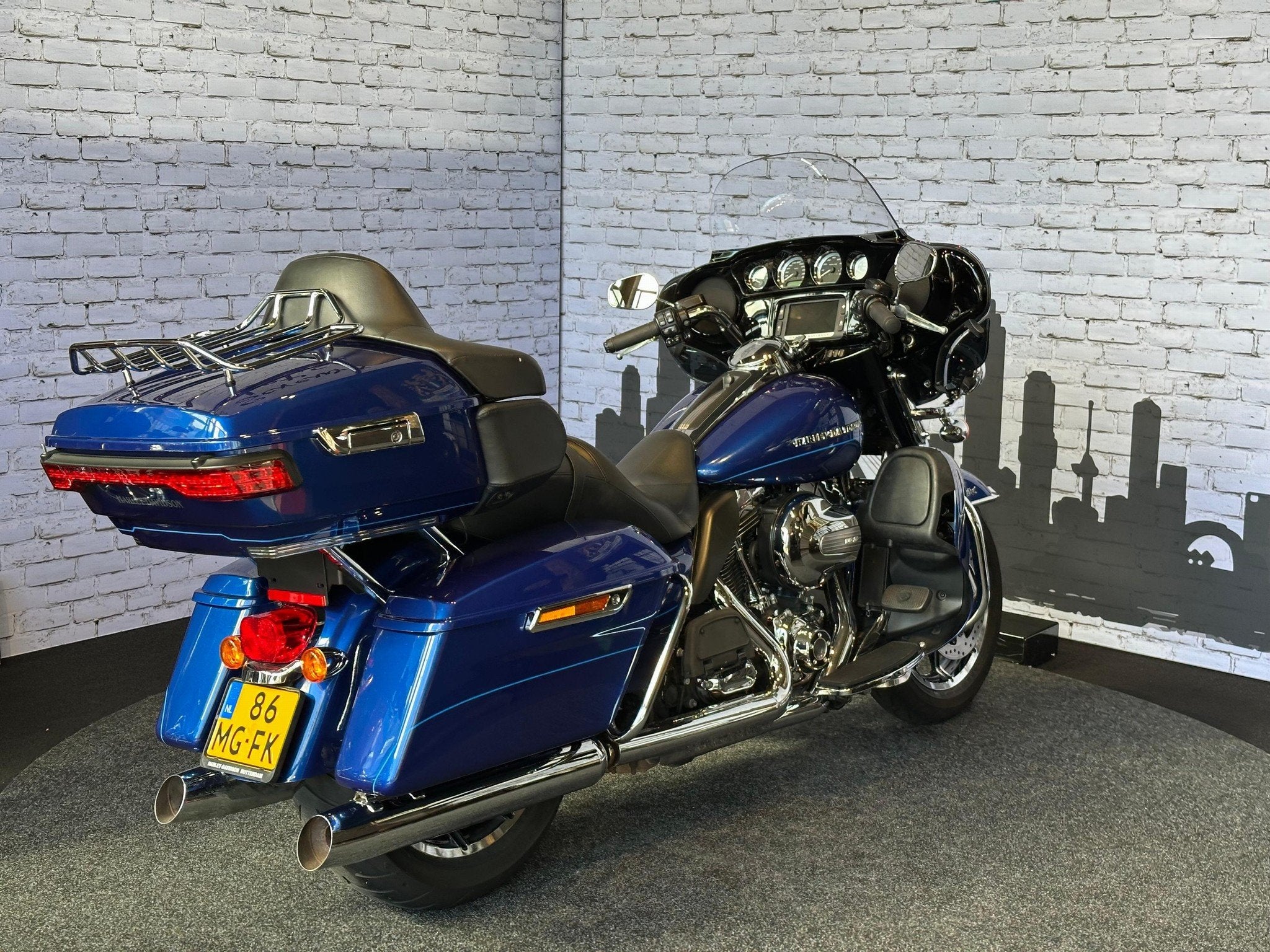 Harley-Davidson FLHTK ULTRA LIMITED (bj 2014), Motoren, Laan van Vredenoord 33
2289 DA  RIJSWIJK, NL, 1690 cc, Meer dan 35 kW